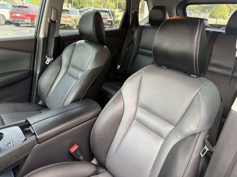 Used 2022 Nissan Rogue SV FWD image 13
