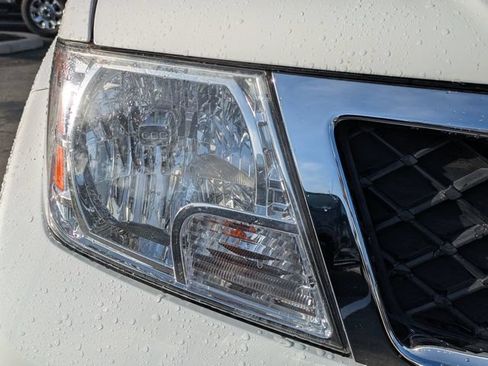 Used 2011 Nissan Frontier S w/ S Preferred Pkg RWD image 10