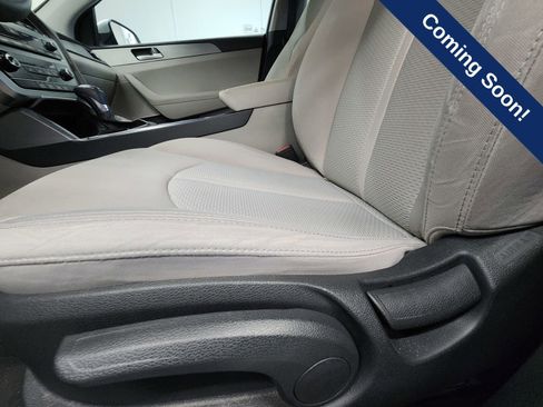 Used 2016 Hyundai Sonata SE w/ Cargo Package FWD image 10