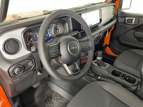 New 2025 Jeep Gladiator Willys image 2