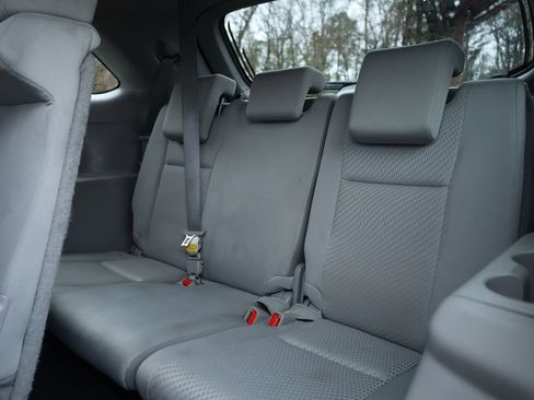 Used 2019 Toyota Highlander LE image 14