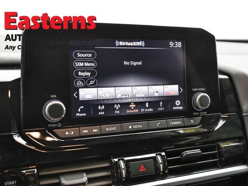 Used 2025 Nissan Pathfinder SV FWD image 19