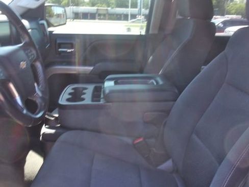 Used 2018 Chevrolet Silverado 1500 LT w/ LT Eassist Package AWD/4WD image 11