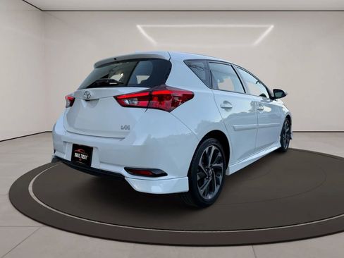 Used 2018 Toyota Corolla iM image 6