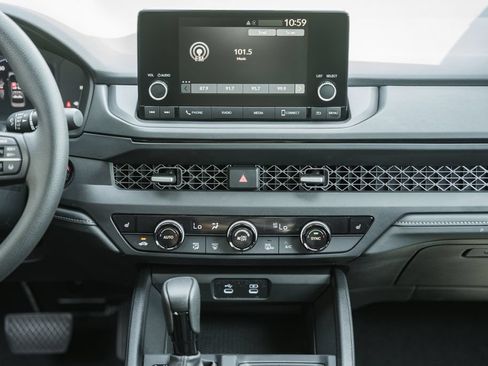 Certified 2025 Honda Accord SE image 16