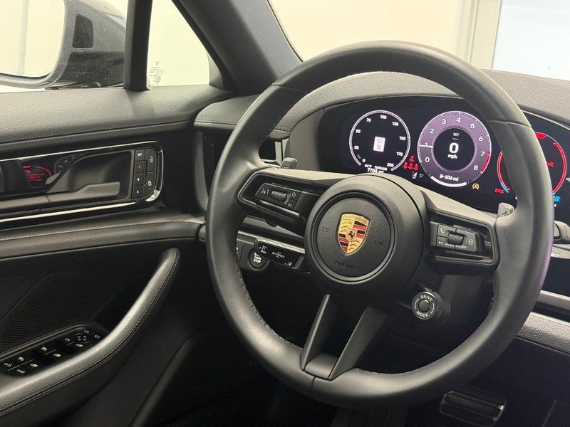 Certified 2025 Porsche Panamera 4 AWD/4WD image 16