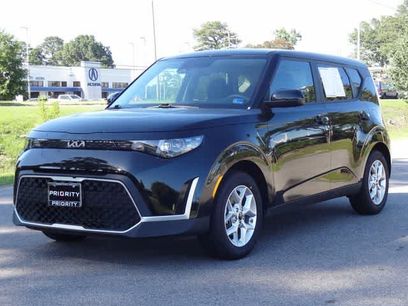 Used 2025 Kia Soul LX w/ LX Technology Package
