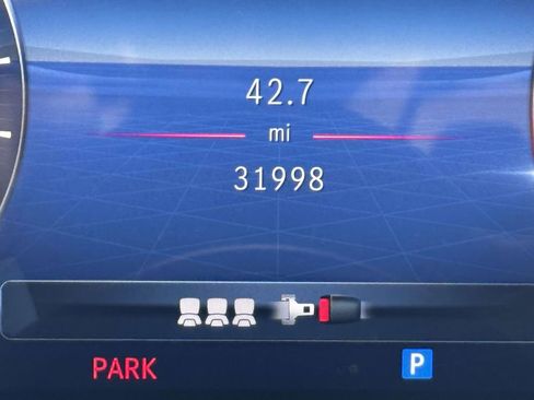 Used 2023 Mercedes-Benz GLC 300 4MATIC image 16