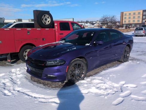 Used 2018 Dodge Charger GT image 1