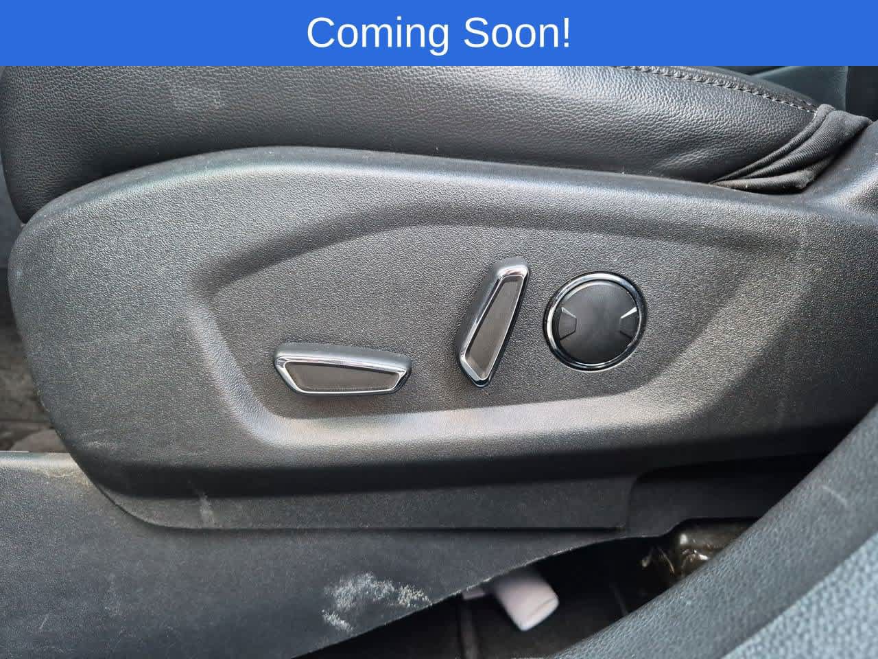 Used 2016 Ford Explorer XLT w/ Equipment Group 202A AWD/4WD image 17