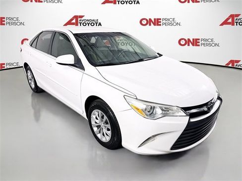 Certified 2017 Toyota Camry LE image 1