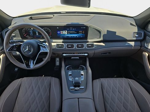 Used 2026 Mercedes-Benz Maybach GLS 600 4MATIC image 10