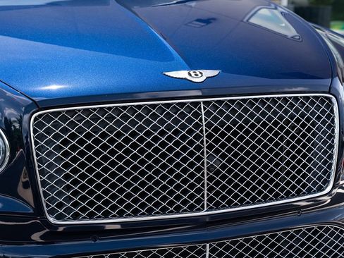 Used 2022 Bentley Bentayga AWD/4WD image 6