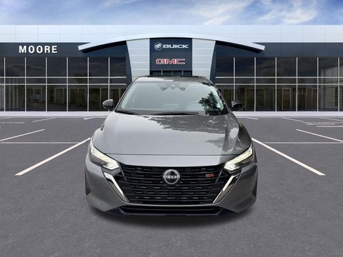 Used 2025 Nissan Sentra SR w/ SR Premium Package FWD image 3