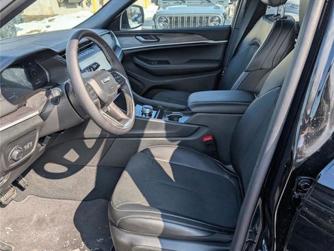 New 2026 Jeep Grand Cherokee Altitude AWD/4WD image 12