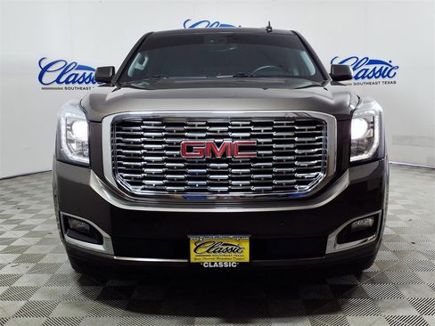 Used 2020 GMC Yukon XL Denali w/ Open Road Package image 3