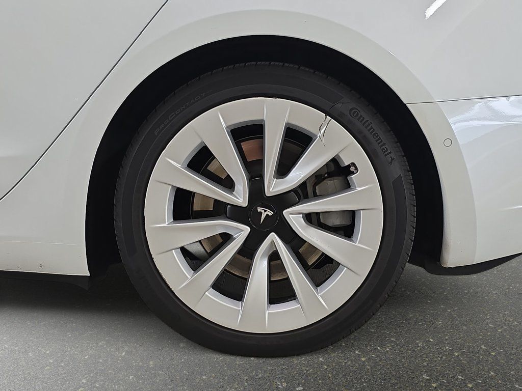 Used 2022 Tesla Model 3 Long Range AWD/4WD image 32