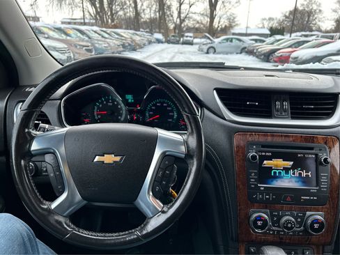 Used 2014 Chevrolet Traverse LT image 16