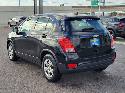 Used 2018 Chevrolet Trax LS w/ LPO, Cargo Package FWD image 3