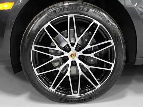 New 2026 Porsche Macan image 11