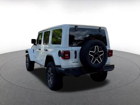 Used 2025 Jeep Wrangler Unlimited Sahara AWD/4WD image 12