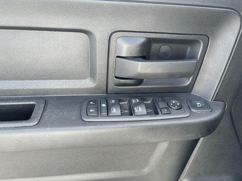 Used 2024 RAM 2500 Tradesman w/ Chrome Appearance Group AWD/4WD image 9