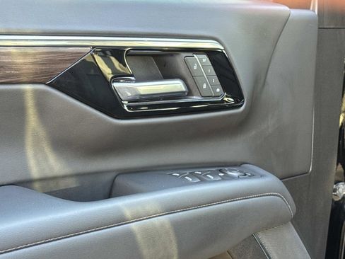 Certified 2025 Chevrolet Tahoe Z71 image 19