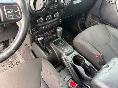 Used 2016 Jeep Wrangler Unlimited Sport w/ Quick Order Package 24S AWD/4WD image 18