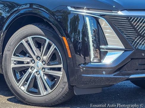 New 2026 Cadillac Lyriq Luxury w/ LPO, Floor Liner Package AWD/4WD image 4