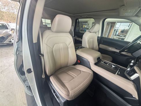 Used 2024 Ford Expedition Limited image 42