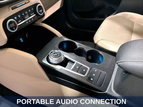 Used 2020 Ford Escape Titanium w/ Titanium Premium Package 2.0 AWD/4WD image 24