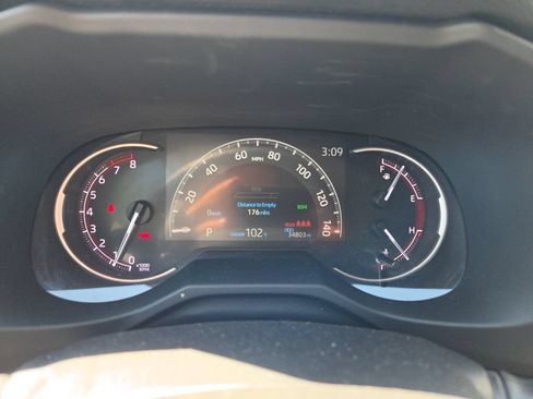 Used 2024 Toyota RAV4 LE FWD image 15