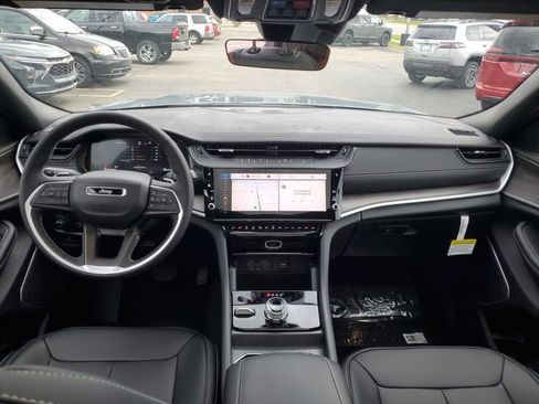 New 2026 Jeep Grand Cherokee L Limited AWD/4WD image 16