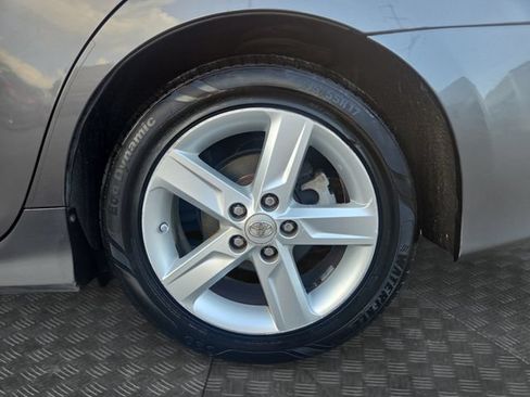 Used 2014 Toyota Camry SE FWD image 32