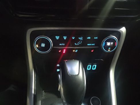 Used 2021 Ford EcoSport Titanium image 14