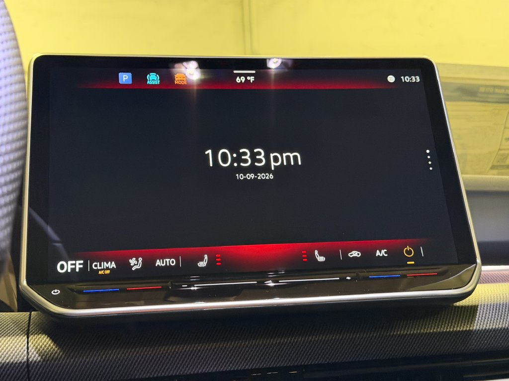 New 2026 Volkswagen GTI SE FWD image 17