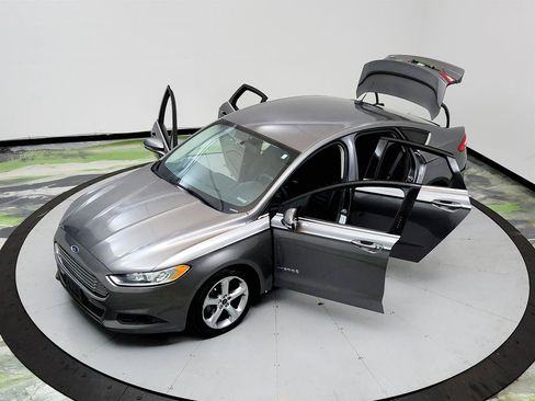 Used 2014 Ford Fusion SE FWD image 35