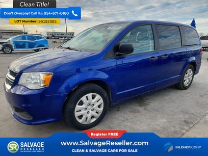 Used 2019 Dodge Grand Caravan SE w/ UConnect Hands-Free Group