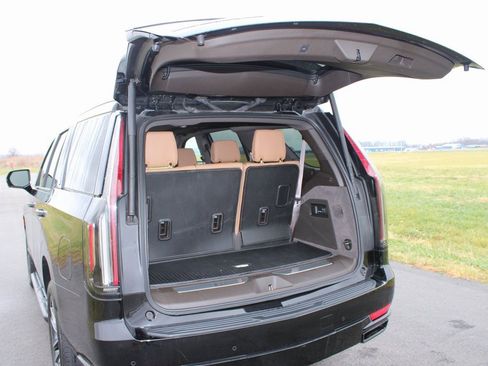 Used 2024 Cadillac Escalade Sport image 40