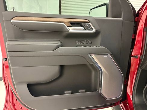 New 2026 Chevrolet Silverado 1500 High Country w/ Technology Package AWD/4WD image 3