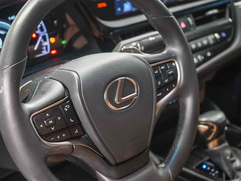 Used 2023 Lexus ES 300h w/ Premium Package image 21