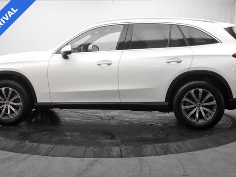 Used 2025 Mercedes-Benz GLC 300 4MATIC image 6