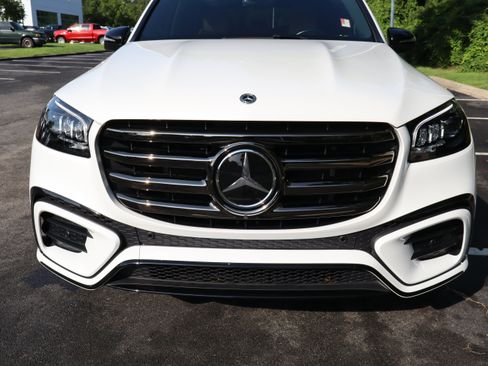 Used 2025 Mercedes-Benz GLS 580 4MATIC image 56
