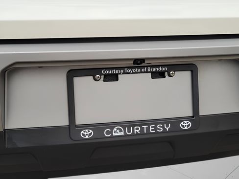 Used 2024 Nissan Pathfinder Platinum w/ Cargo Package image 11