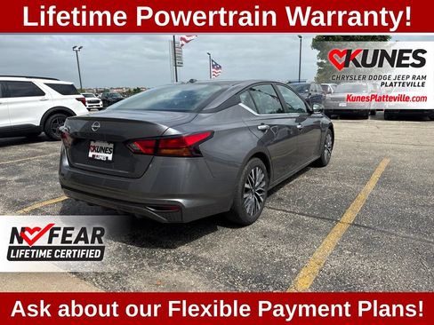 Used 2025 Nissan Altima 2.5 SV FWD image 11