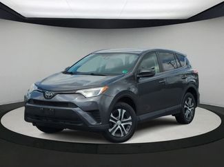 Used 2018 Toyota RAV4 LE image 1