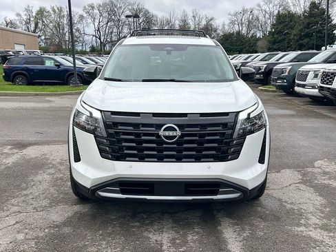 New 2026 Nissan Pathfinder Platinum AWD/4WD image 2