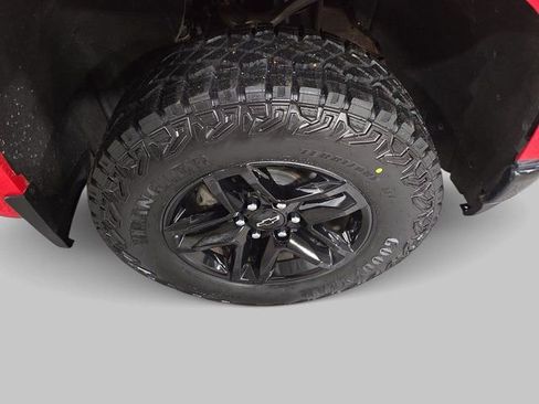 Used 2020 Chevrolet Silverado 1500 LT Trail Boss image 33