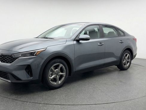 Used 2025 Kia K4 FWD image 3