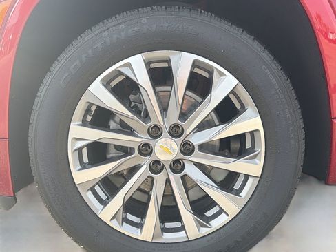 Used 2023 Chevrolet Traverse Premier image 44